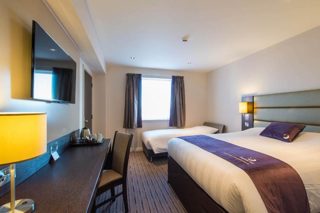 Premier Inn London Wandsworth Δωμάτιο φωτογραφία