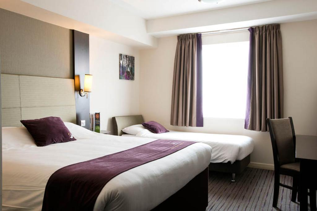 Premier Inn London Wandsworth Δωμάτιο φωτογραφία